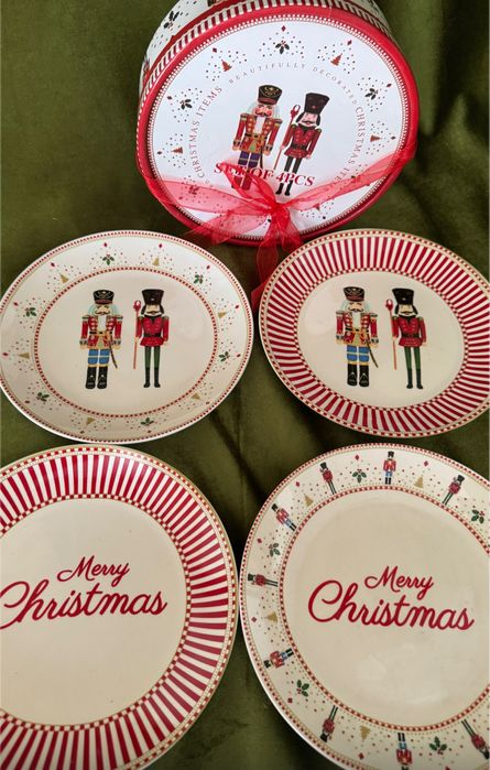 Подарунковий набір посуду