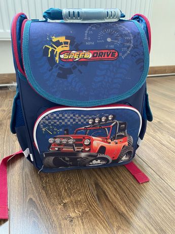 Дитячий рюкзак до школи