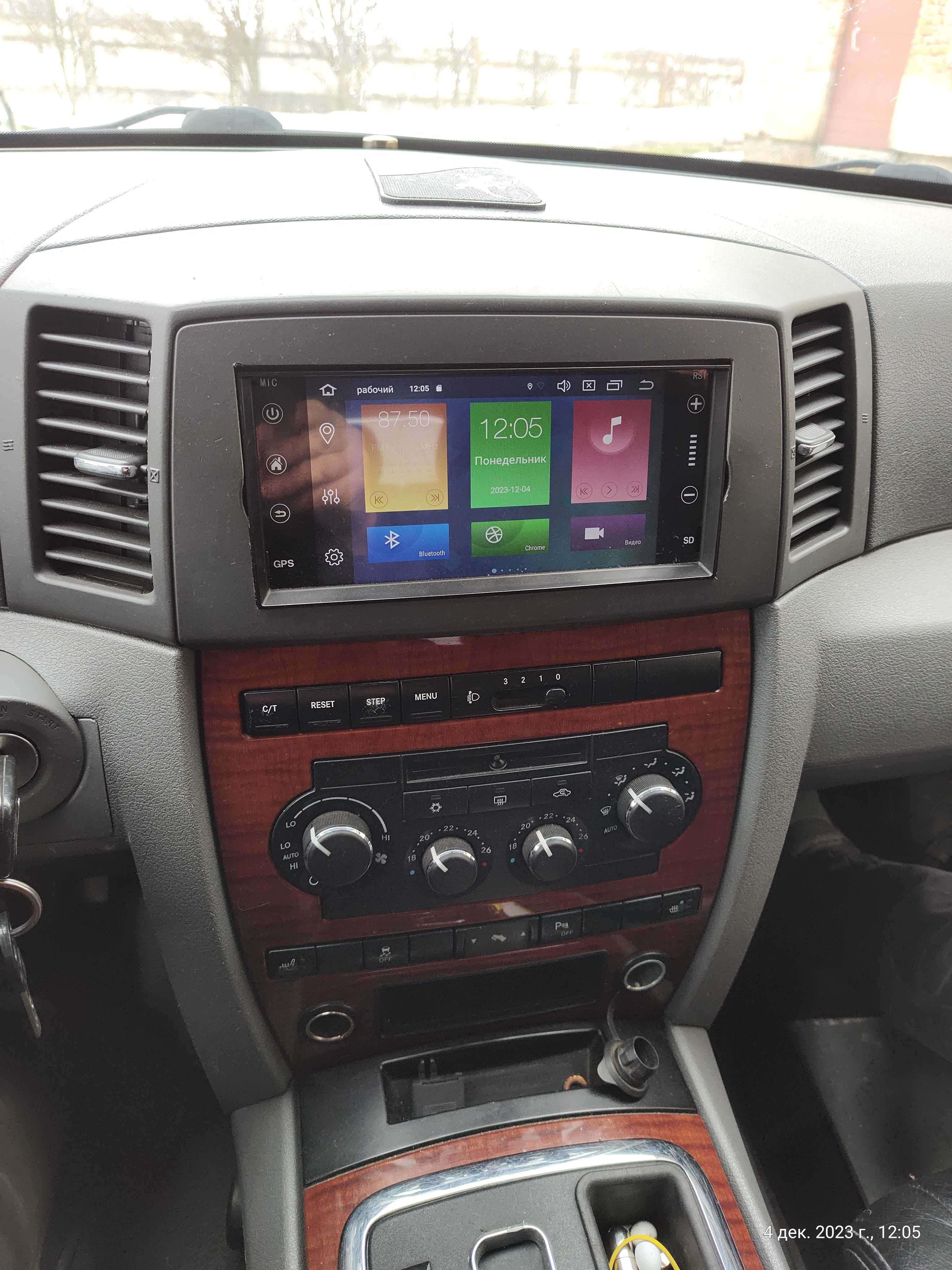 автомобіль Jeep Grand Cherokee