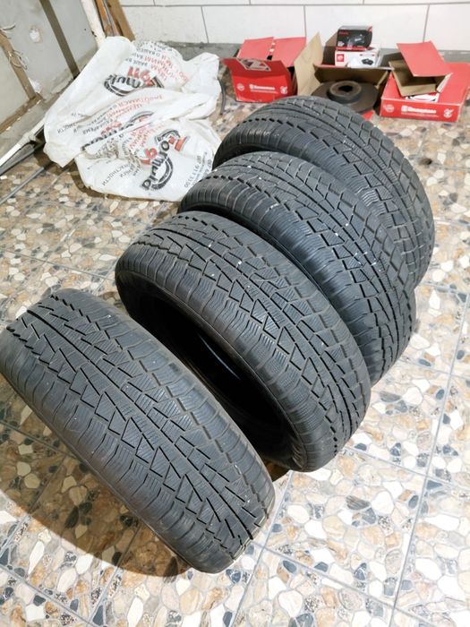 Продам комплект зимних колеса 225.60 R17 VIKING
