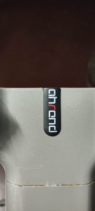 Mesa oval de escritório da marca Ahrend com 2 metros