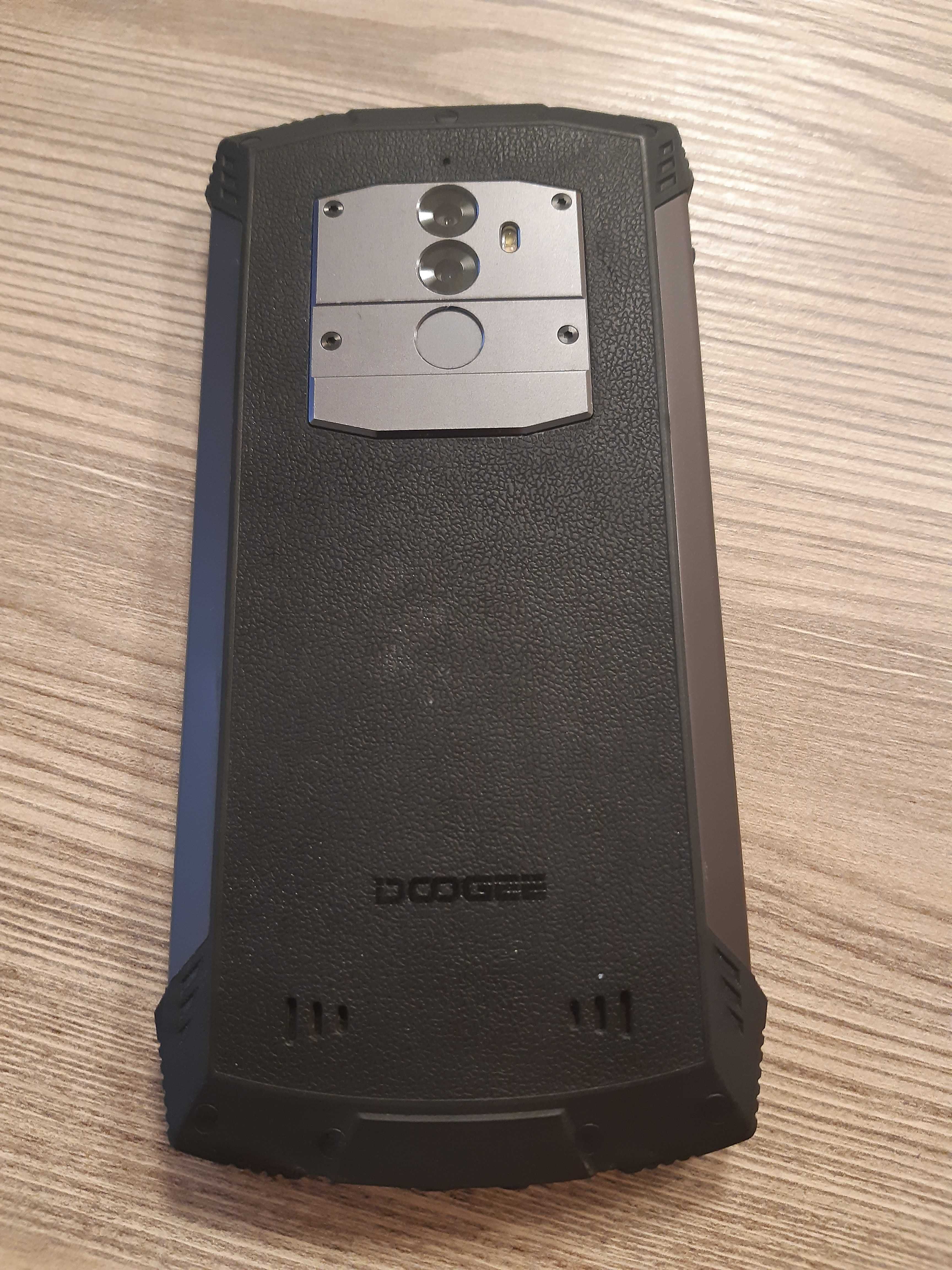 smartfon telefon  Dodgee