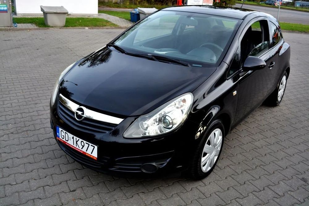 Opel Corsa Opony wielosezonowe, Klimatyzacja, Mały przebieg