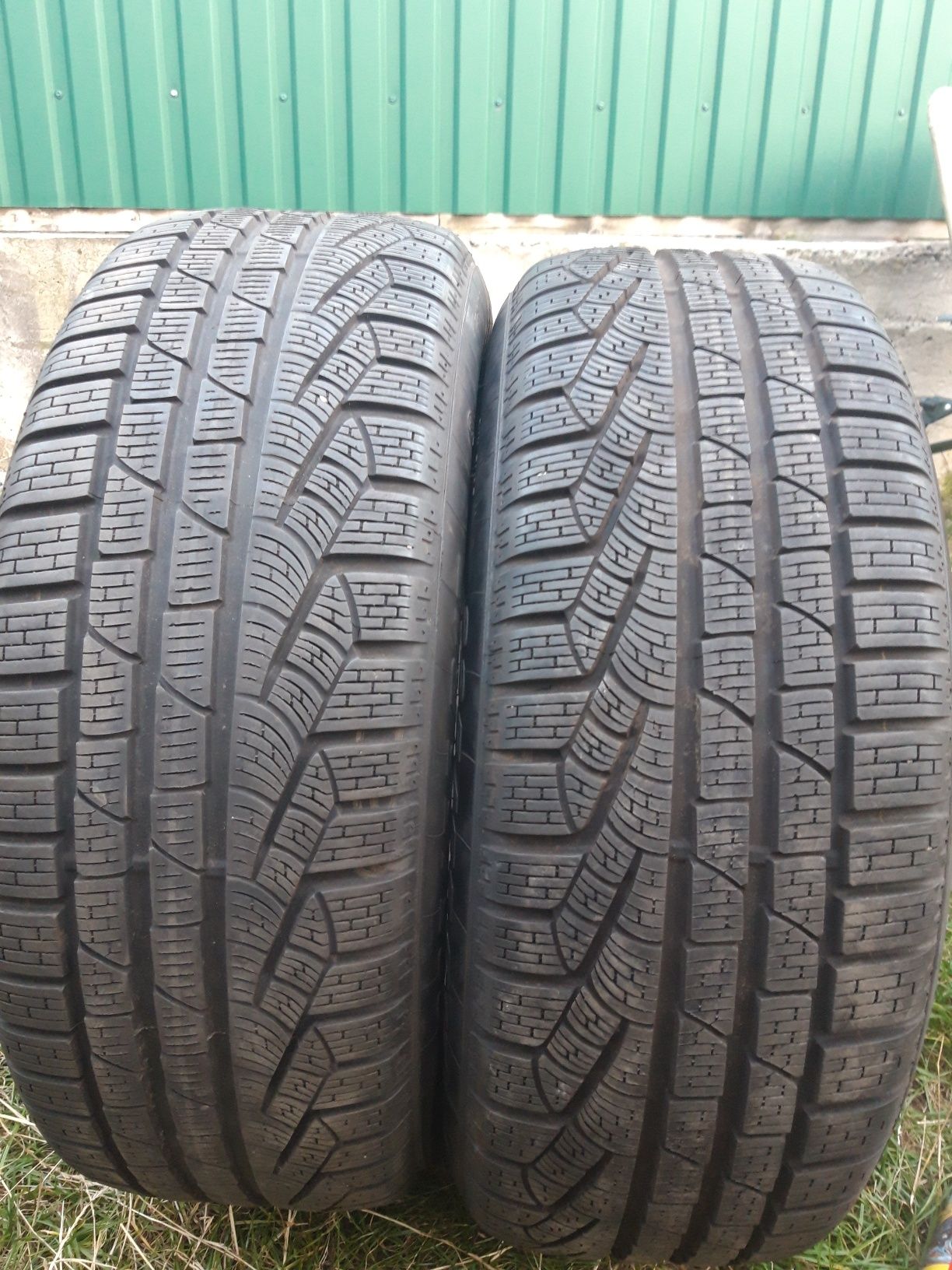 Новий 95% зимній  PIRELLI 225 55 17