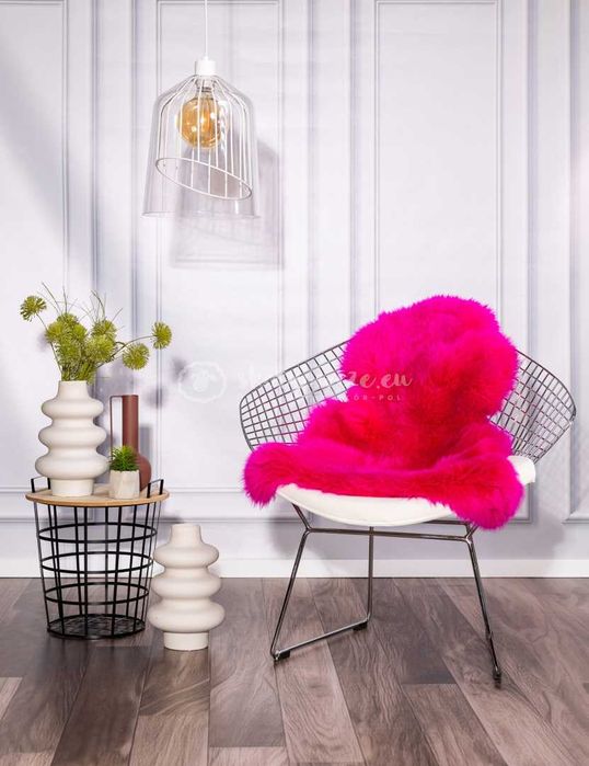 Naturalna Skóra owcza /farbowana / dekoracyjna/ fuksja Rozmiar M