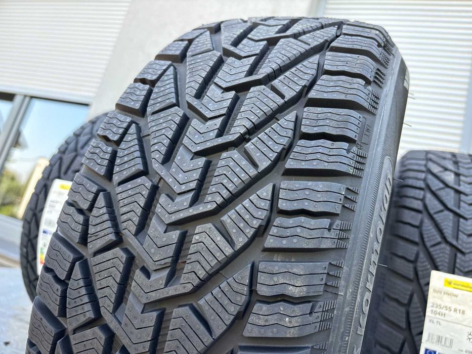 x4 zimowe 235/55R18 Kormoran SuvSnow 104H XL C,C,72db Pord. 2025 rok
