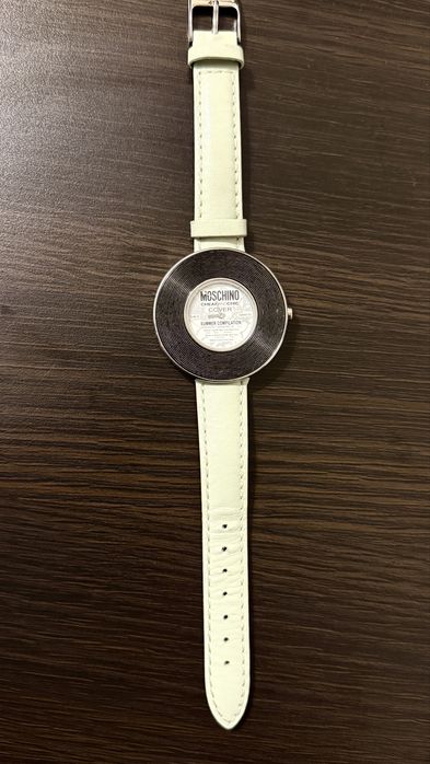 Годинник Moschino