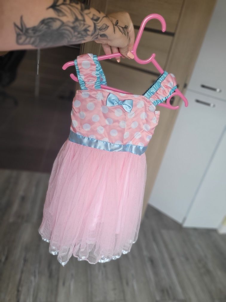 Tiulowa różowa sukienka
