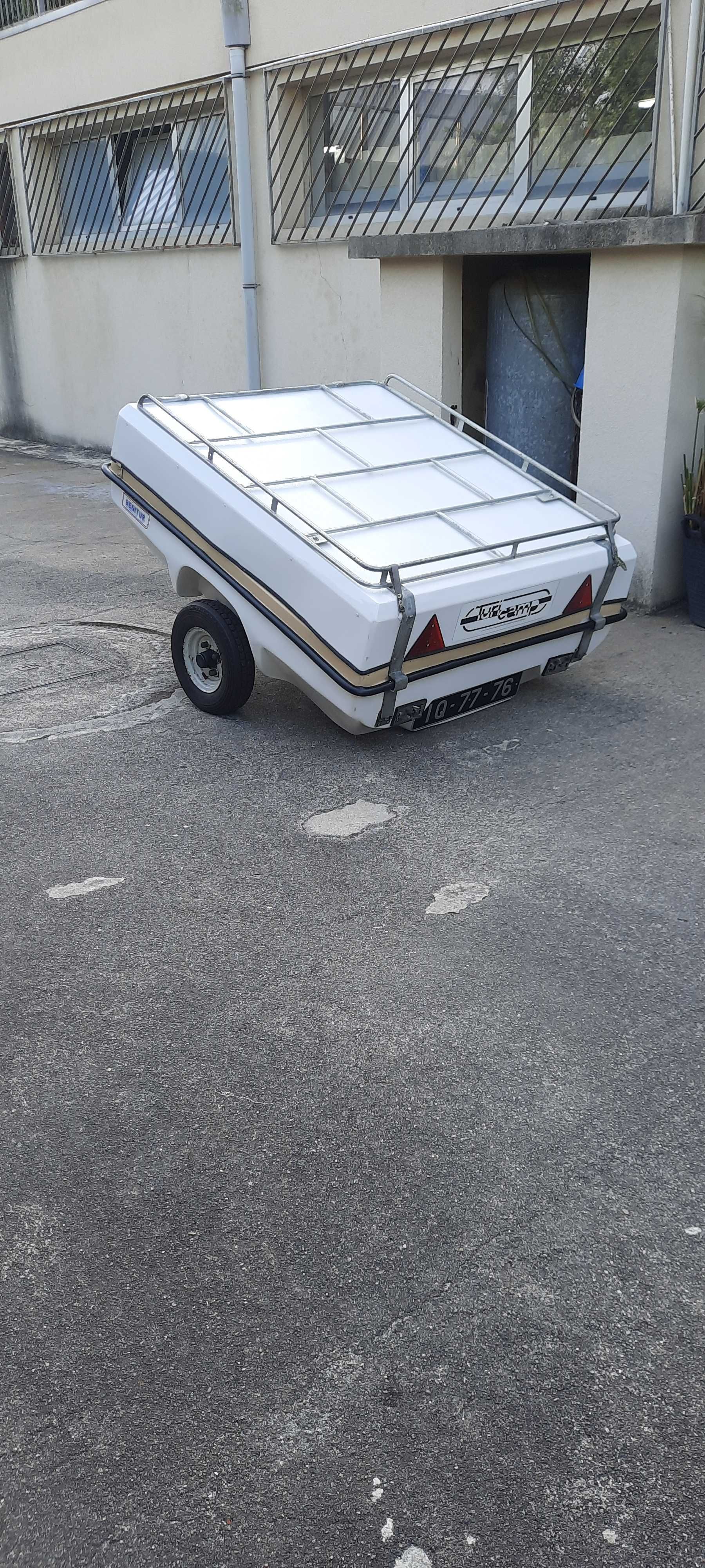 Atrelado tenda prático manuseamento