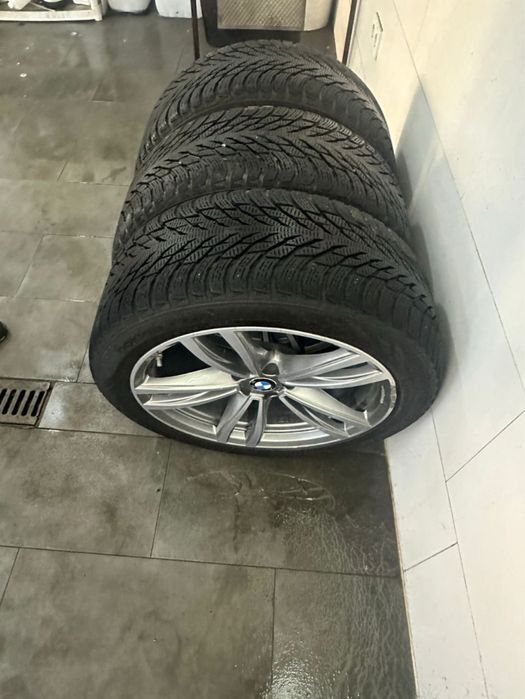 комплект, оригінальні диски BMW R19 з зимовою гумою Nokian 245/45 R19