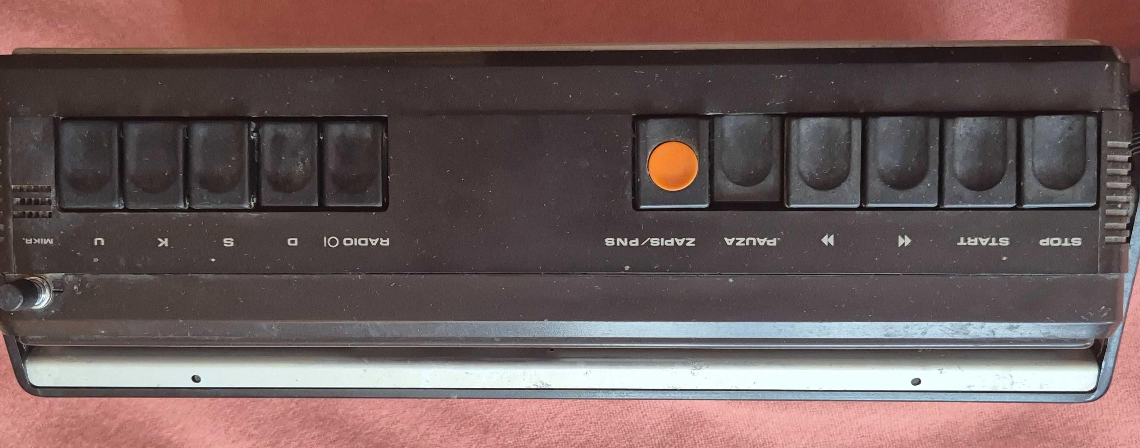 Dwa radiomagnetofony Unitra RM 121 i RM 222 (na części)