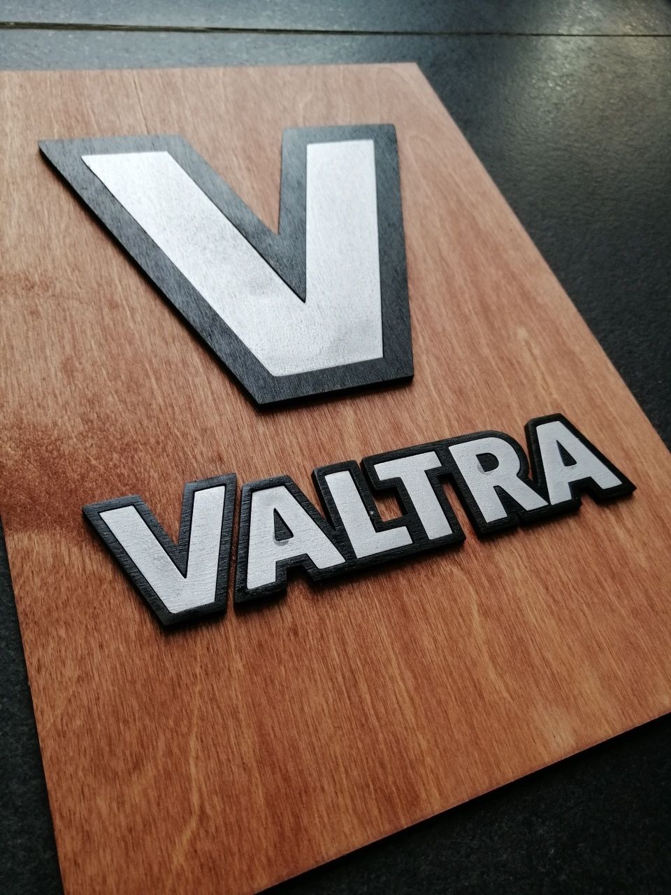 Logo Valtra Prezent Duzy format A3