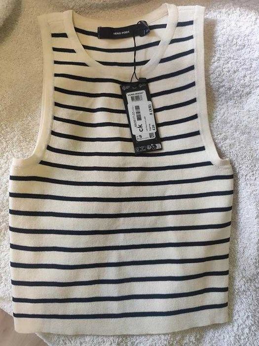 В'язаний топ у смужку
Vero Moda