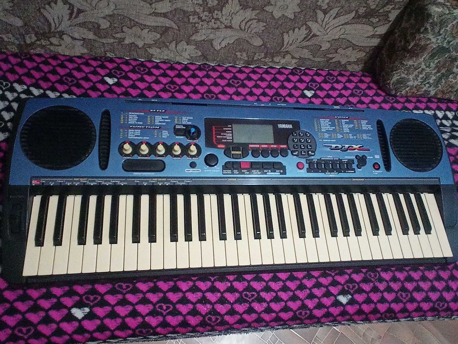 Синтезатор Yamaha DJX
