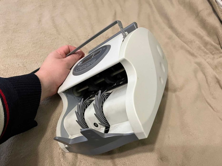 Лічильник банкнот Pro 40 neo