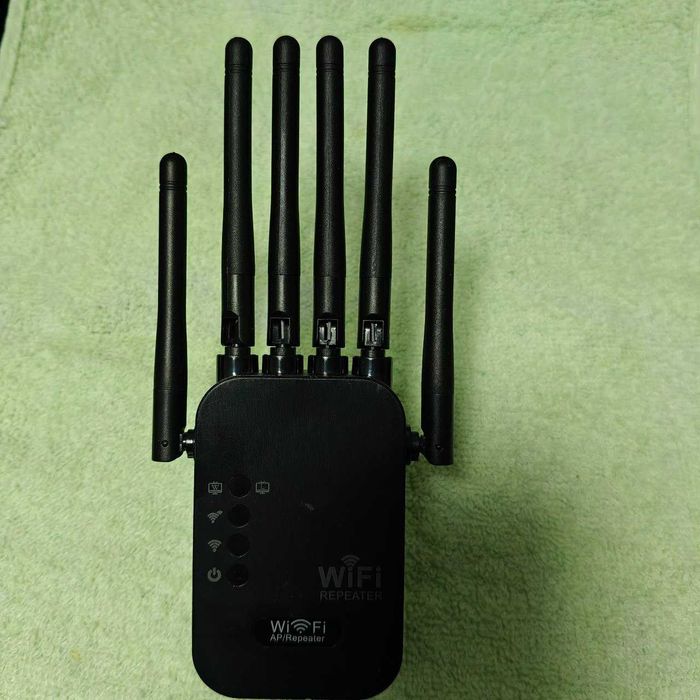 Повторитель сигнала Репитер Repeater Усилитель WI-FI сигнала Белый.