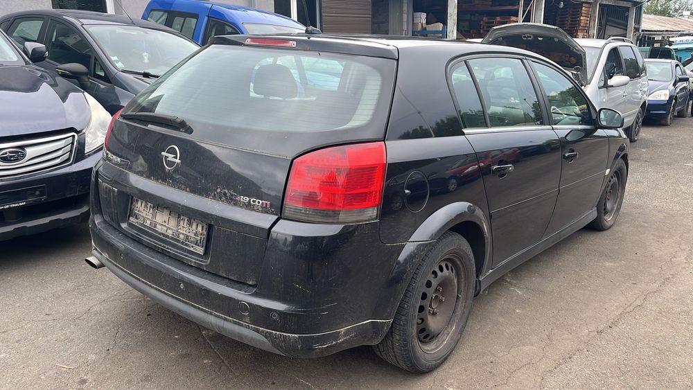 Opel sigum 1.9cdti na części zderzak xenon maska
