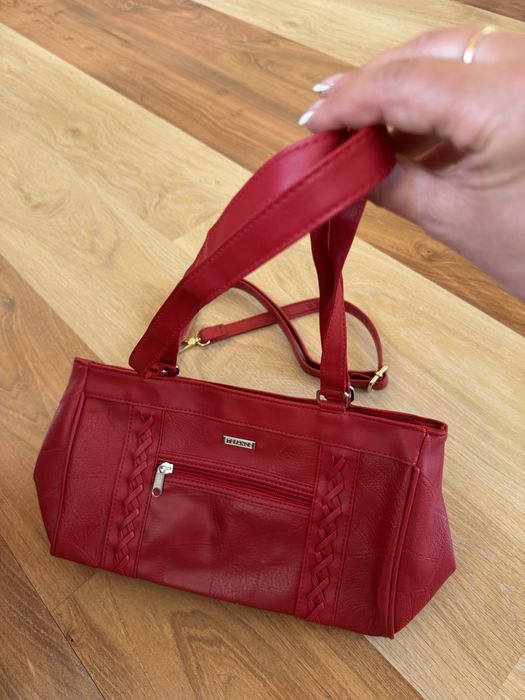 Женская,новая красная сумка .