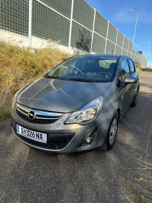 Opel Corsa 39.tys.km,ksiazka serwisowa,2 kluczyki