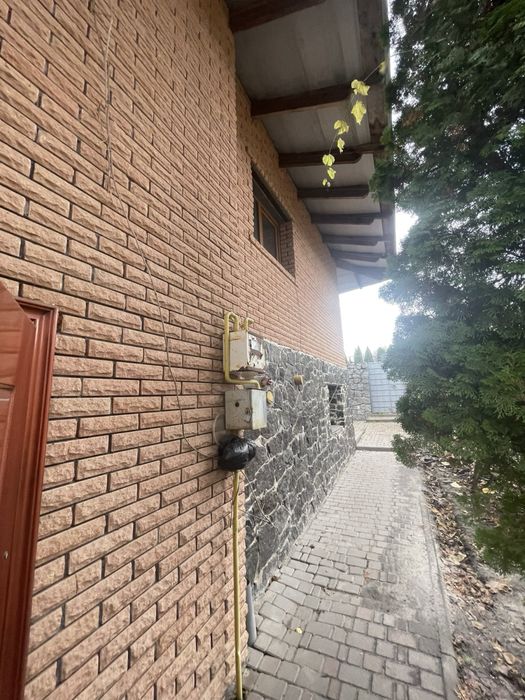 Продаж двоповерховий будинок, приватизована ділянка 6сот, 5км до Києва