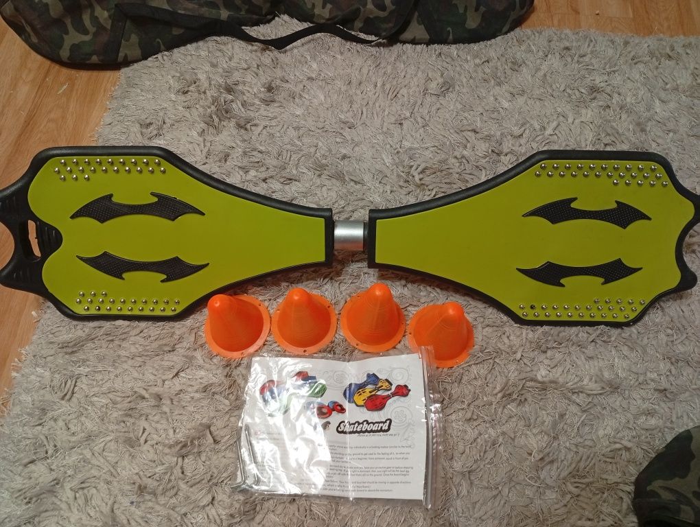 Skateboard waveboard deska