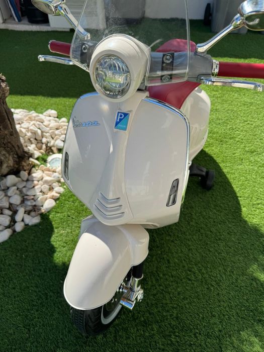 Scooter electrica para crianca Vespa