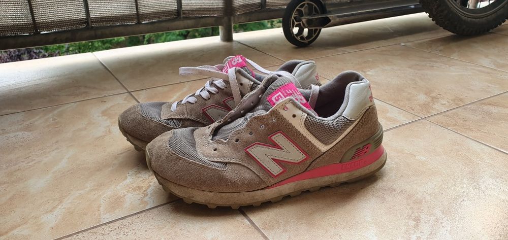 Buty damskie  New Balance 574 rozmiar 37,5 wkładka 24cm
