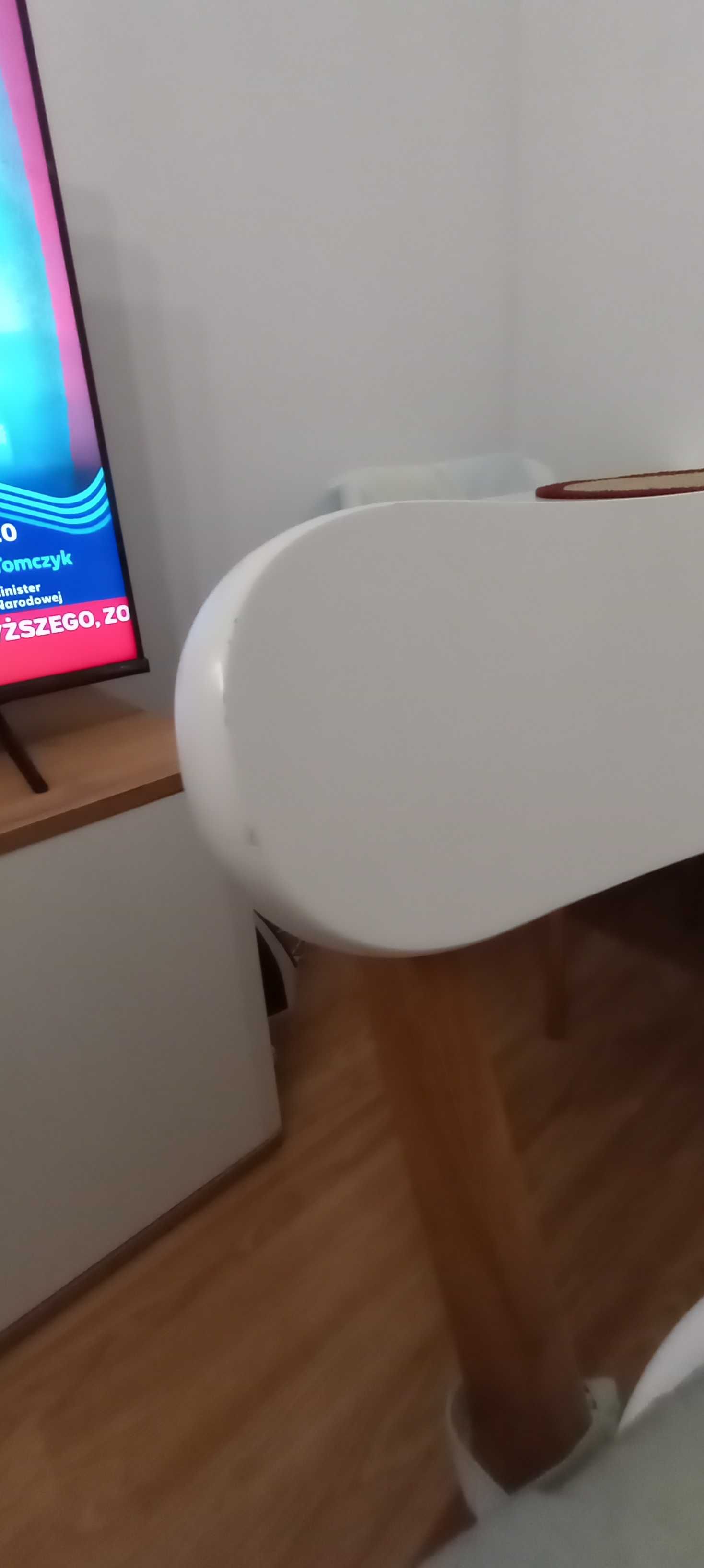 Stół z 3 krzesłami
