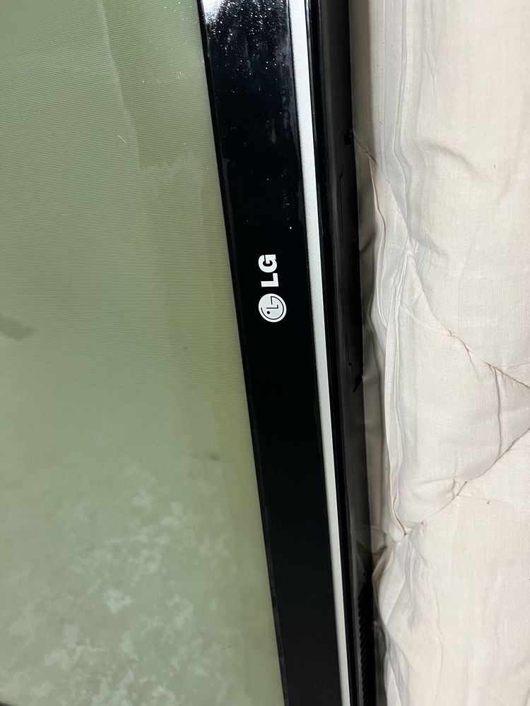 LG 42 діагональ телевізор