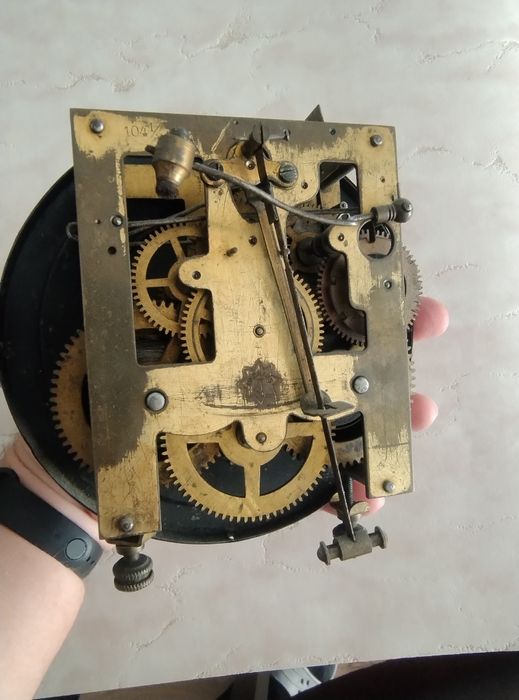 Zegar ścienny wahadłowy Junghans Le roi a Paris