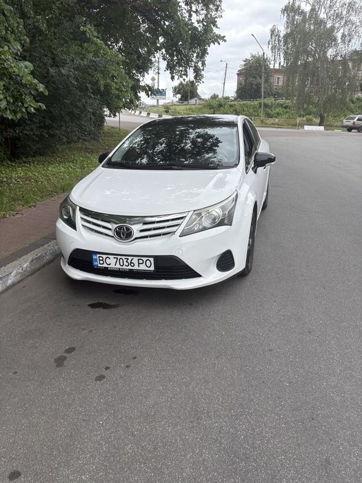 Toyota AVENSIS 2012