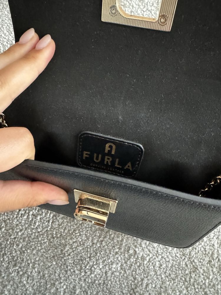 Mala furla tiracolo pequena