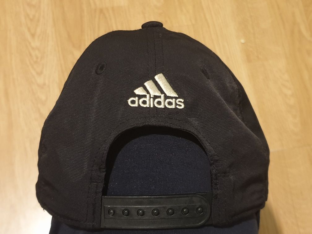 Czapka Adidas z daszkiem