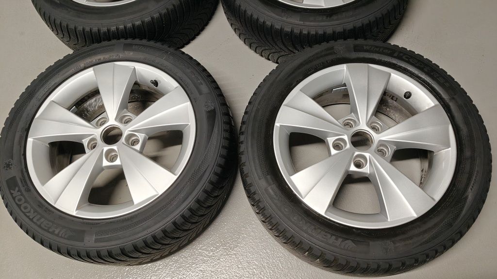 felgi oryginalne skoda 16 cali 5x112 z oponami