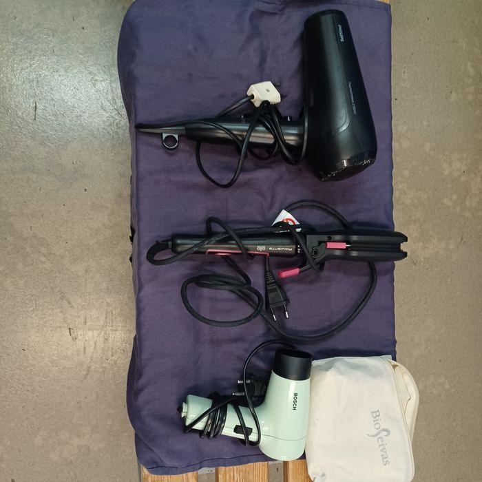 Secadores e alisadores de cabelo Philips / Bosch