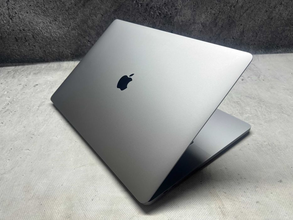 MacBook Pro / i7-9750H / 16GB DDR4 / 512SSD / Radeon Pro 5300M / 16 3K