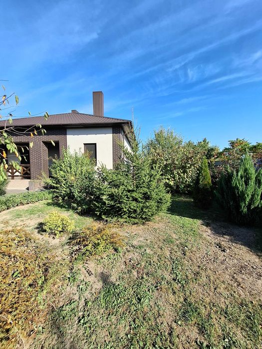 Продам будинок в якому живе любов.