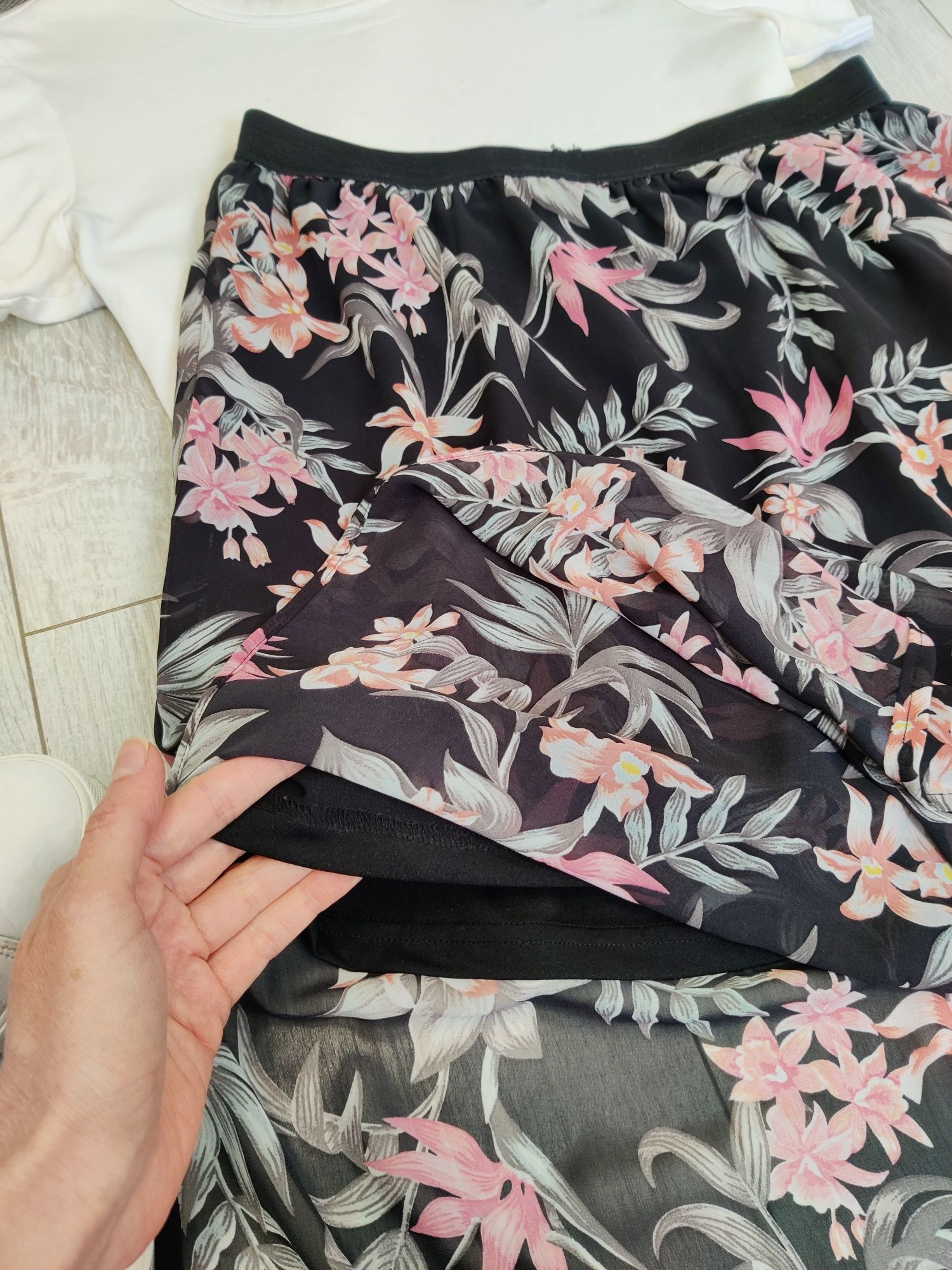 Spódnica damska długa na wiosnę lato czarna w kwiaty rozcięcia H&M XL