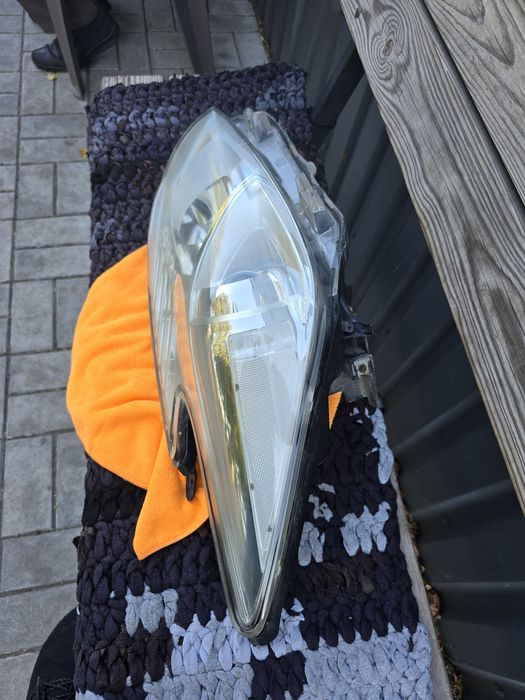 Фара Toyota prius 30 оригинал