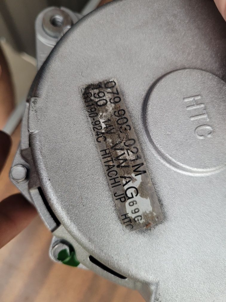 Alternator  AUDI Q7  4.2 V8