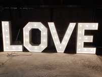 Napis LOVE sprzedam