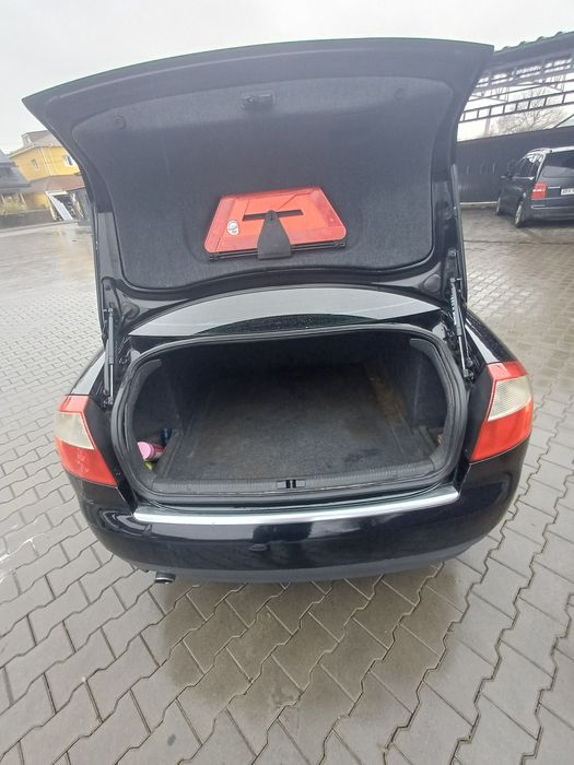 Ауді а4 б6,2002 року,2.0 газ бензин.