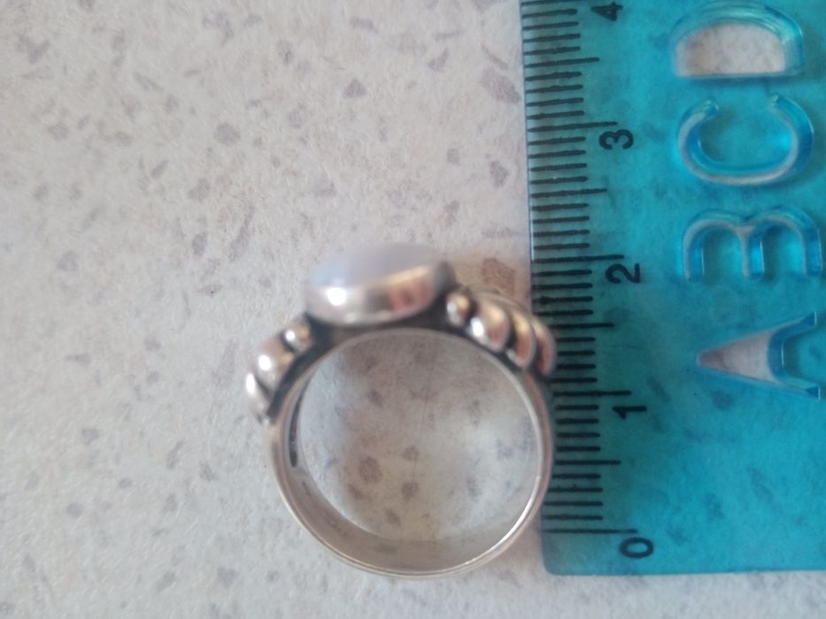 Продам серебряное кольцо