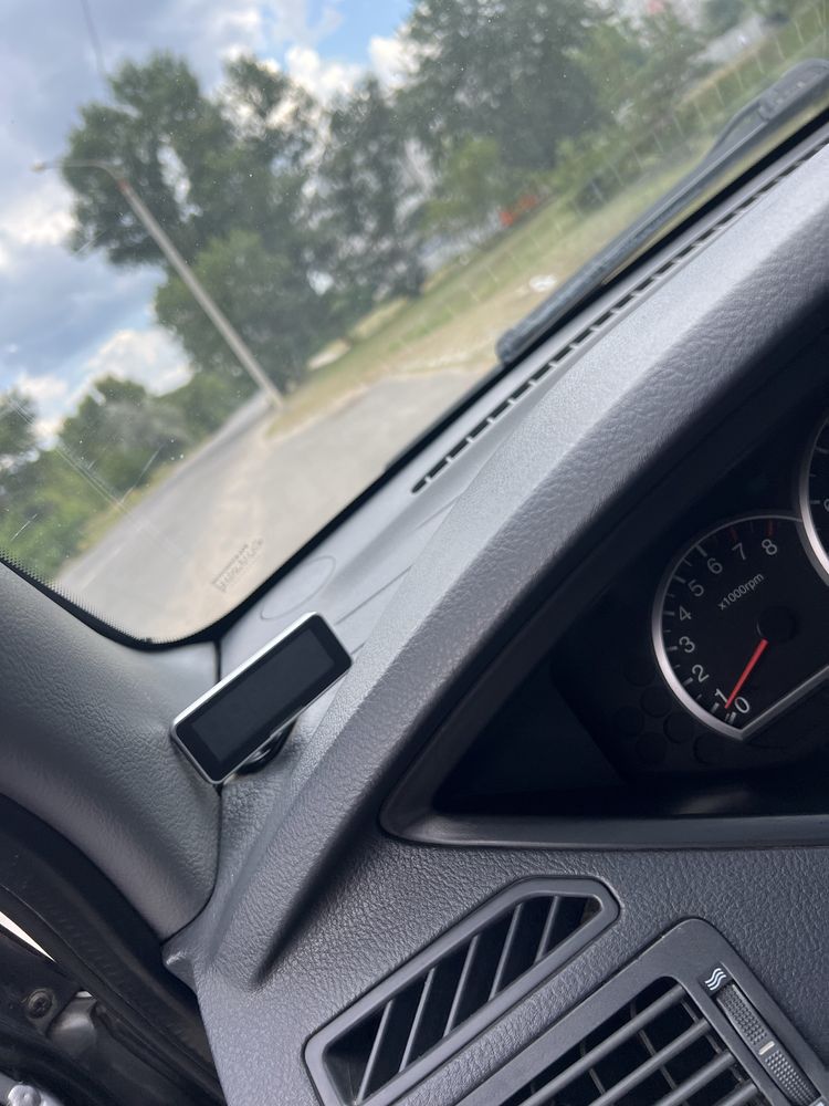 Продам Kia karens 2.0