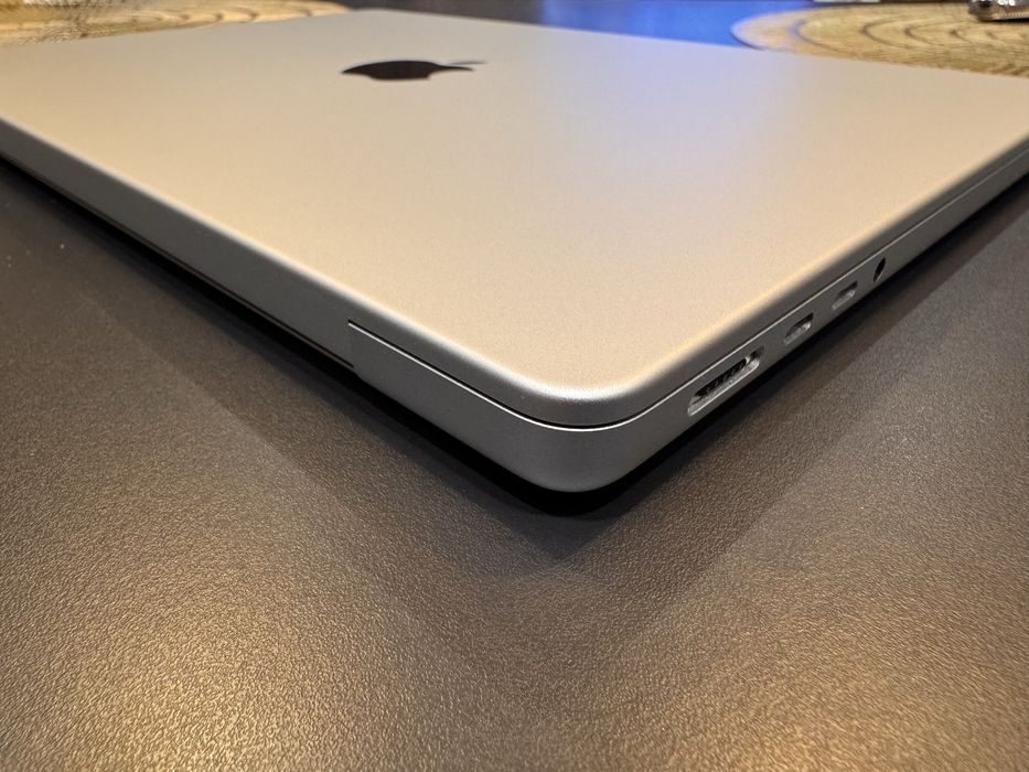 Macbook M1 Pro 14 1TB Silver MKGT3