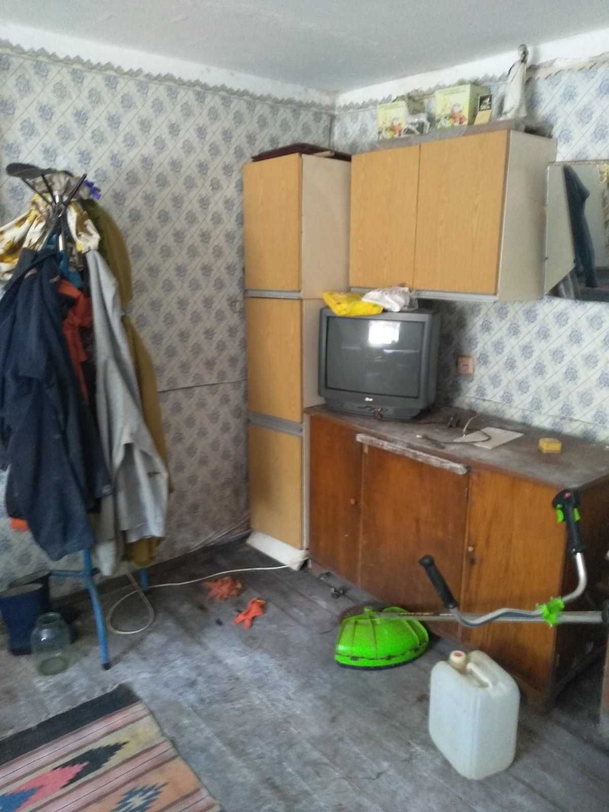 Домогосподарство разом із ковбасним цехом