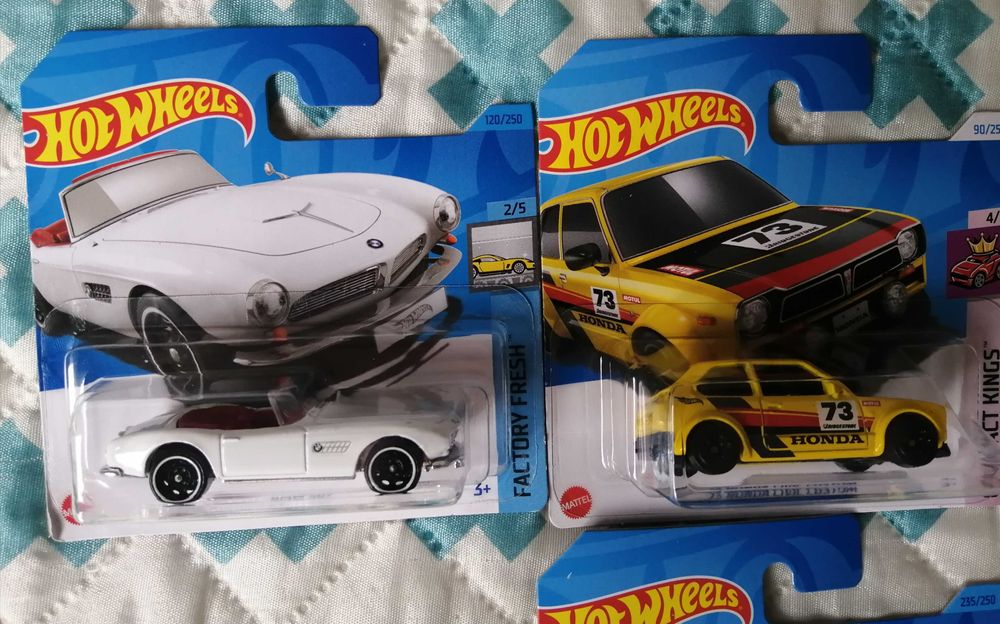 Hot wheels novos