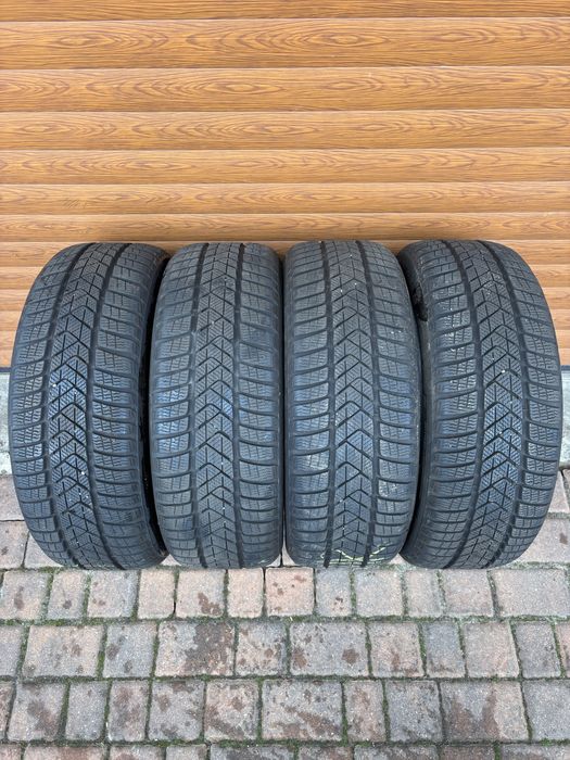225/55/17 Pirelli 4 opony zimowe 7.19mm 2023r