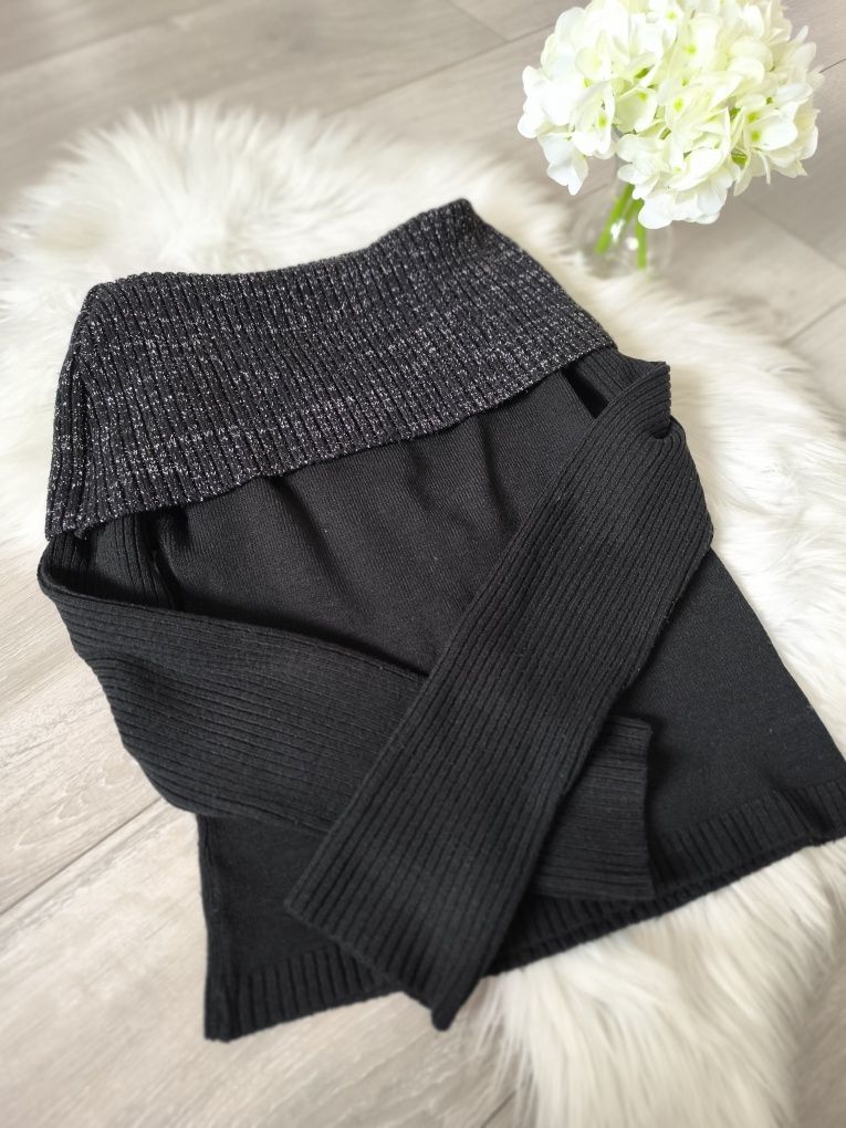 Czarny sweter damski ze srebrną nitką XS 34 S 36 krótki