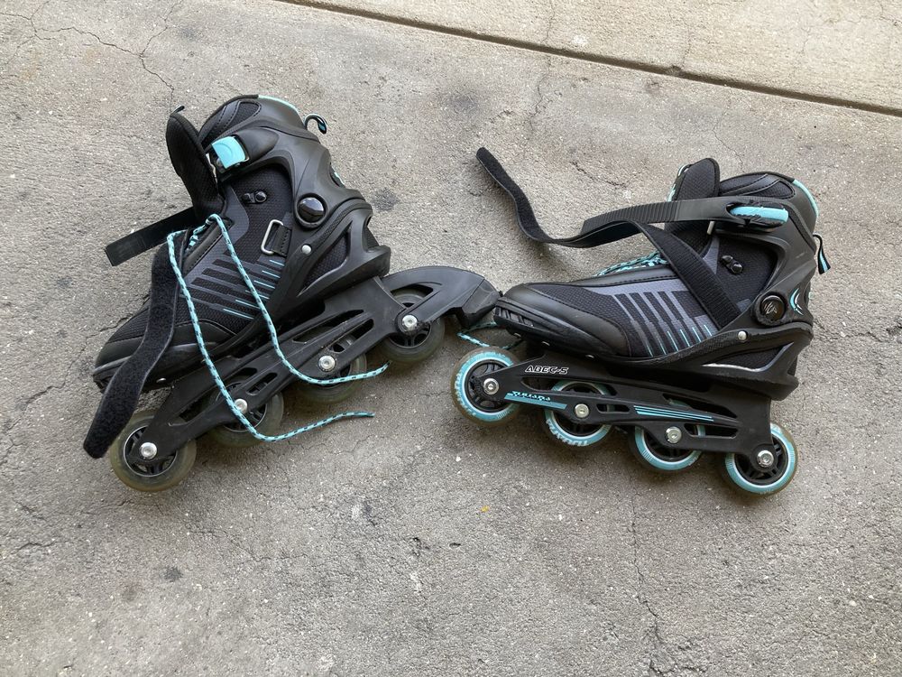 Patins em linha adulto.